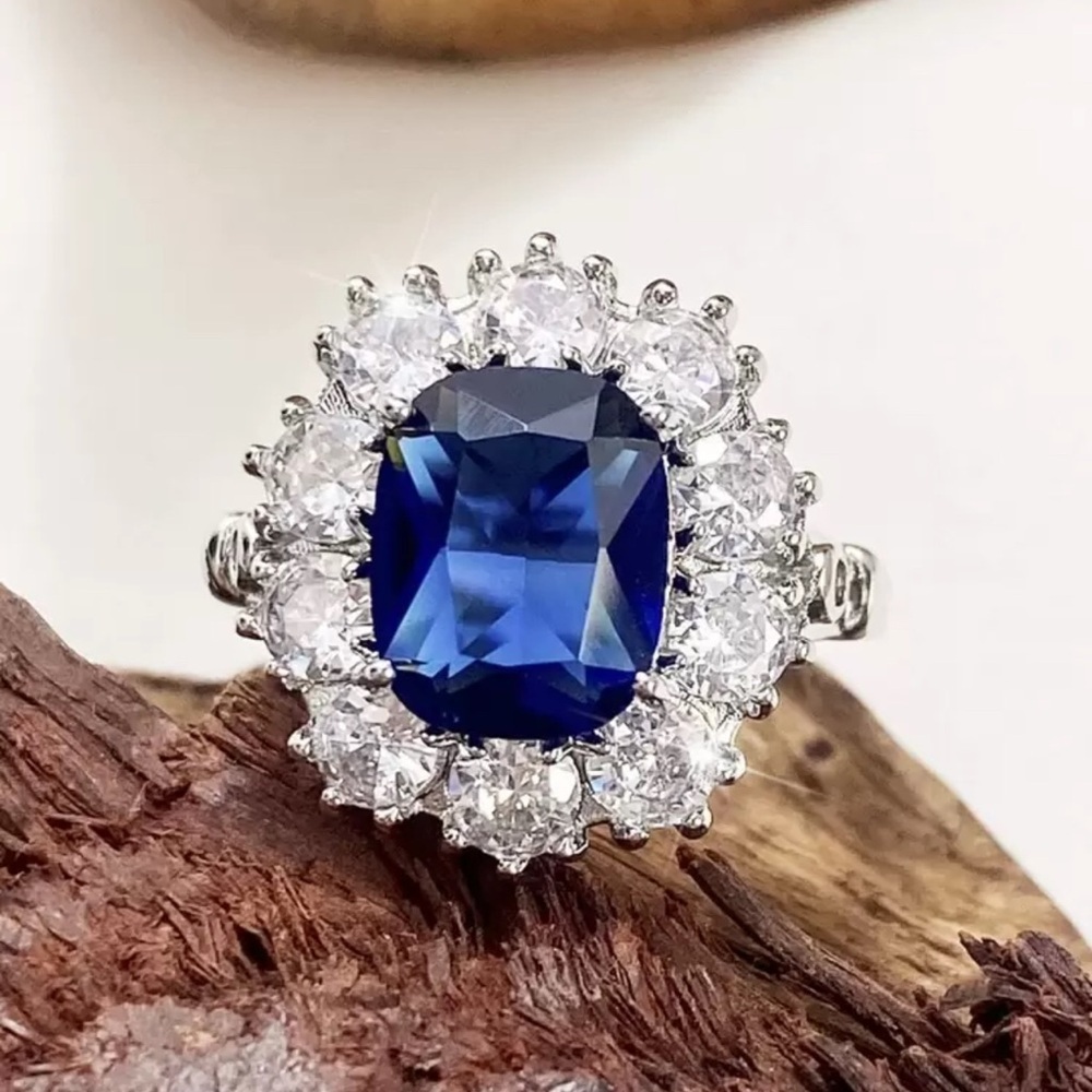 Wedding ring - Picture 7 of 12